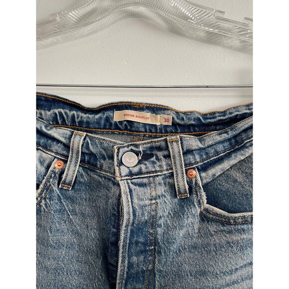 Levi's® Premium Wedgie Bootcut Women’s Jeans Medium Wash Size 30 - Picture 3 of 6